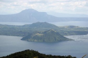 1-Day Taal Volcano Adventure from Manila with Tagaytay Sightseeing