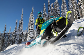 2-Hour Snowmobile Safari in Rovaniemi through Forests and Frozen Lake