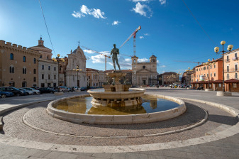 3-Hour Private Walking Tour of L'Aquila with Sacred Landmarks