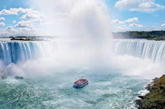 9-Hour Niagara Falls Tour from Toronto with maple syrup tasting