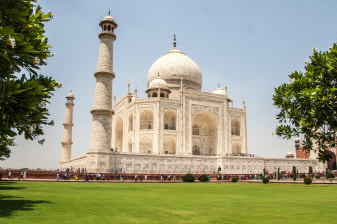 Full-Day Taj Mahal Sunrise Tour from Delhi with Mathura and Vrindavan