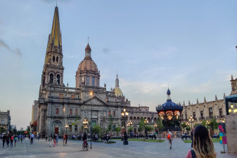 9-Hour Guadalajara and Tlaquepaque Tour with Mariachi and Folklore