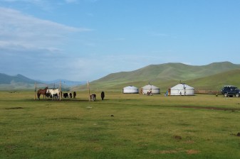 18-Day Mongolia Tour with Eight Lakes Trek and Khuvsgul Lake