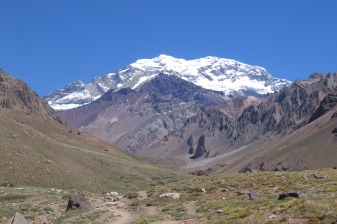 12-Hour High Mountain Tour in Mendoza with Aconcagua Views