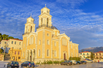 3-Hour Private Walking Tour of Kalamata with Castle and Old Town