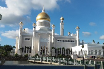 4-Hour Bandar Seri Begawan City Tour with Mosques and Royal Regalia