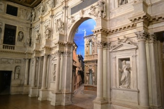 6-Hour Walking Tour of Vicenza with Palladian UNESCO Highlights
