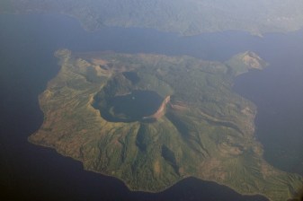 10-Hour Taal Volcano Tour from Manila with Boat and Horse Ride