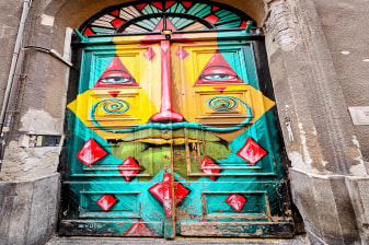 2-Hour Budapest Jewish Quarter and Street Art Tour with Ruin Bars