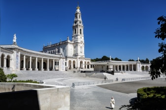 6-Hour Private Fátima Tour with Sanctuary and Shepherds Path