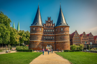 2-Hour Private Walking Tour of Lübeck with Marzipan and Hanseatic Gems