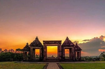 7-Day Java Heritage Tour with Mount Bromo and Baluran National Park