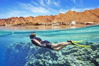 8-Hour Colored Canyon and Blue Hole Tour from Sharm El Sheikh