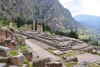 8-Hour Delphi History Tour from Athens with Museum Highlights