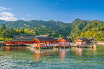 4-Hour Private Miyajima Tour with Itsukushima Shrine and Pagoda