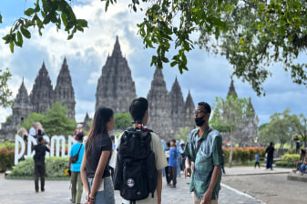 1-Day Borobudur and Prambanan Temple Tour with Full Climb-Up