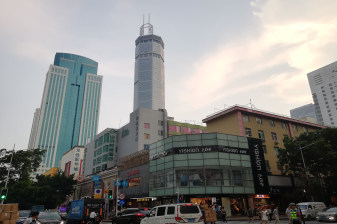 1-Day Huaqiangbei Electronics Market Tour in Shenzhen