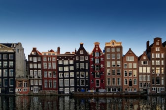 8-Hour Amsterdam City Tour with Volendam and Red Light District