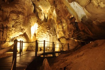 3-Day Caving Adventure in Gunung Mulu National Park with Penan Visit