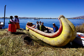 1-Day Lake Titicaca Tour to Uros and Taquile with Cultural Lunch
