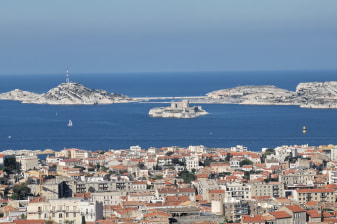 8-Hour Le Castellet, Cassis and Marseille Tour with Cape Canaille