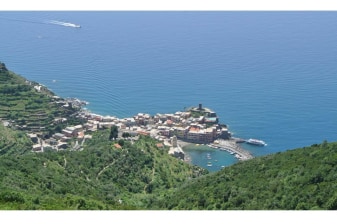 8-Hour Cinque Terre Hiking Tour with Soviore and Vernazza