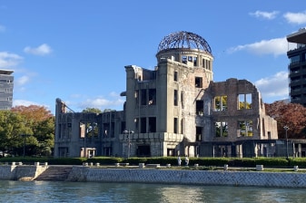 Half-Day Hiroshima Peace Memorial, Castle and Garden Tour