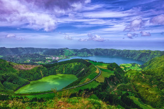 7-Hour Sete Cidades and Mosteiros Tour with Azorean Lunch