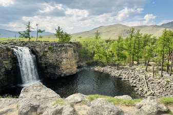 7-Day Mongolia Tour through Monasteries, Hot Springs and Sand Dunes