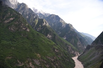 2-Day Tiger Leaping Gorge Hike with Bendi Wan Homestay