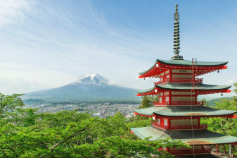 10-Hour Mount Fuji Double Lake Tour with Kawaguchiko and Lake Yamanaka