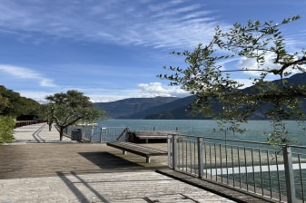 5-Hour Lake Iseo Tour with Italian Bali and Charming Lakeside Towns