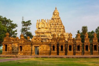 12-Hour Temple Tour from Mahabalipuram to Pondicherry via Kanchipuram