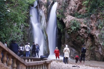 4-Hour Bhalil Village and Sefrou Tour with Ancient Caves