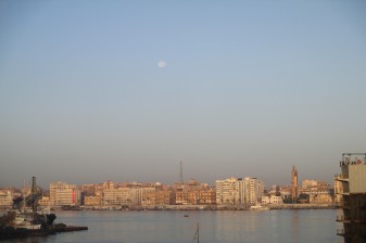 1-Day Suez Canal Tour from Cairo with Ismailia Seafood Lunch