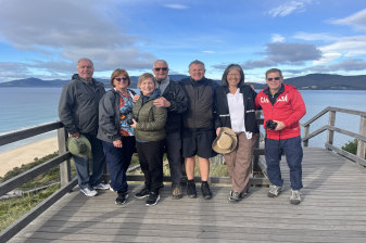 9-Hour Bruny Island Discovery Tour with Ferry, Winery Lunch and Lighthouse