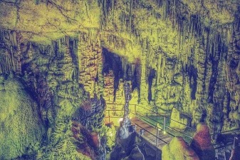 8-Hour Crete Discovery Tour with Zeus Cave and Olive Oil Tasting