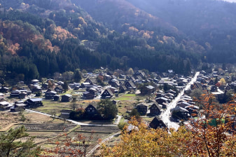 7-Hour Shirakawa-go Day Trip from Kanazawa with Scenic Mountain Drive
