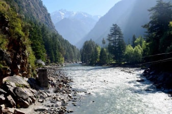 3-Day Grahan Trekking Tour in Parvati Valley with Village Experience