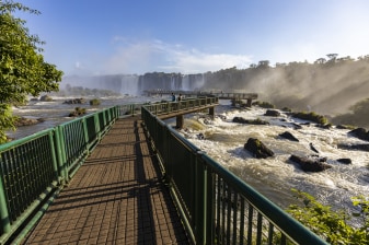 1-Day Guided Iguaçu Falls Tour in Argentina and Brazil