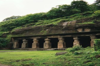 6-Hour Private Elephanta Caves Tour from Mumbai by Ferry