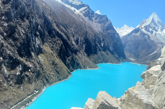 1-Day Lake Parón Hiking Tour from Huaraz for Acclimatizing