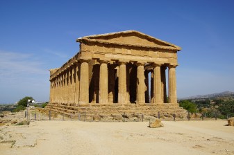 2-Hour Girgenti Hill Walking Tour with Temple of Athena Remains