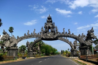 12-Day Indonesia Motorbike Tour from Yogyakarta to Bali Volcanoes