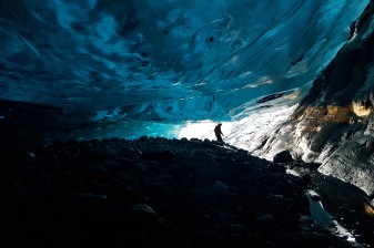 5-Hour Blue Ice Cave Hike in Vatnajökull with Fewer Crowds