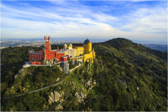 7-Hour Sintra and Cascais Tour with UNESCO Heritage and Coastal Views