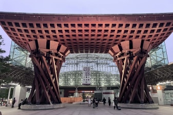 8-Hour Private Kanazawa to Takayama Transfer with Shirakawa-go