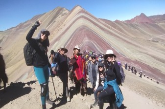 Full-Day Rainbow Mountain Trek from Cusco with Breakfast and Lunch