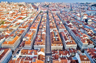 4-Hour Lisbon City Tour with Tram Ride and Traditional Tastings