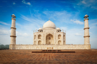 3-Hour Taj Mahal Guided Tour in Agra with Express Entry